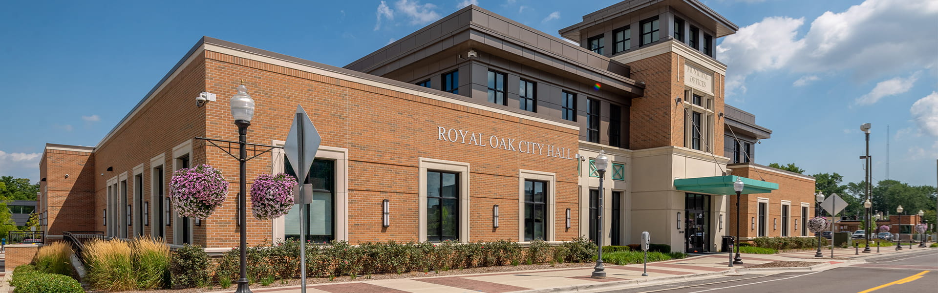 Royal Oak City Hall building.